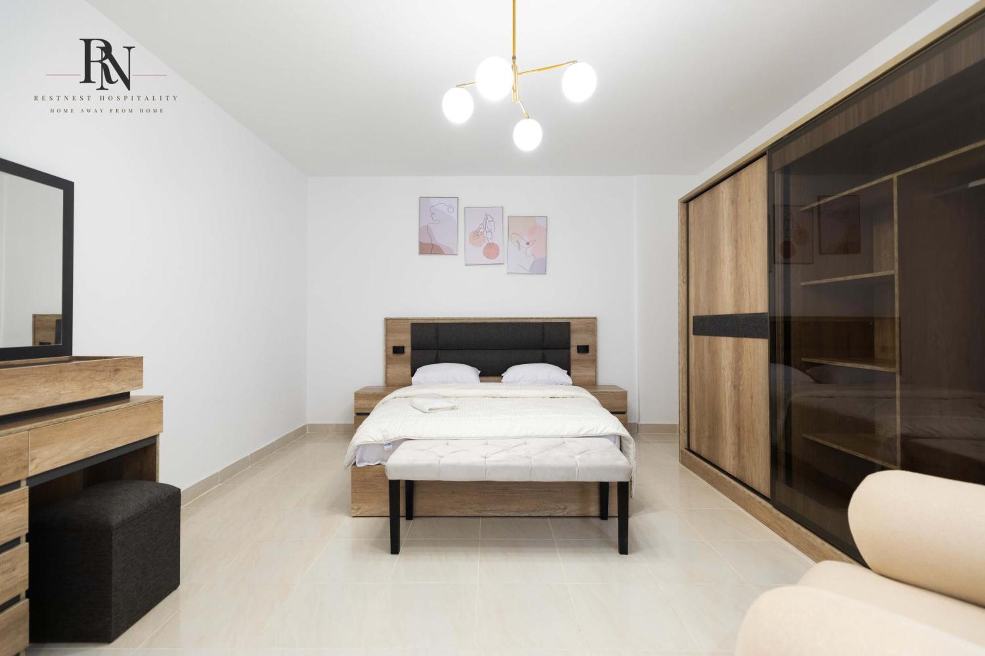 Elegant 2 Bdr In Rehab *